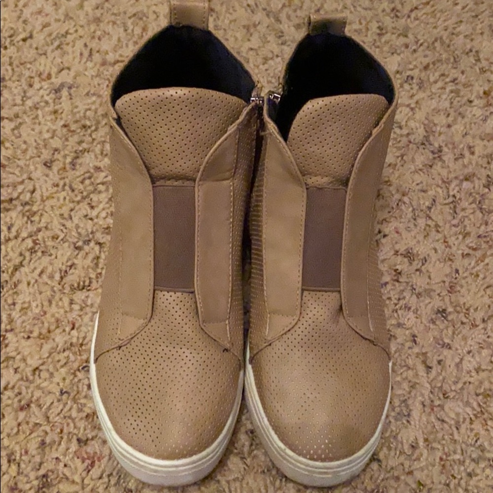 Taupe wedge sneakers